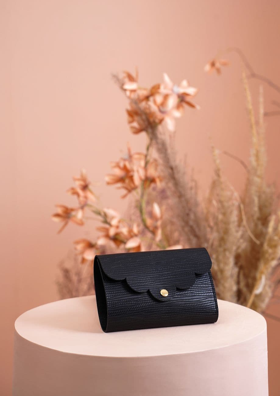 Black Dog from Girly Essentials